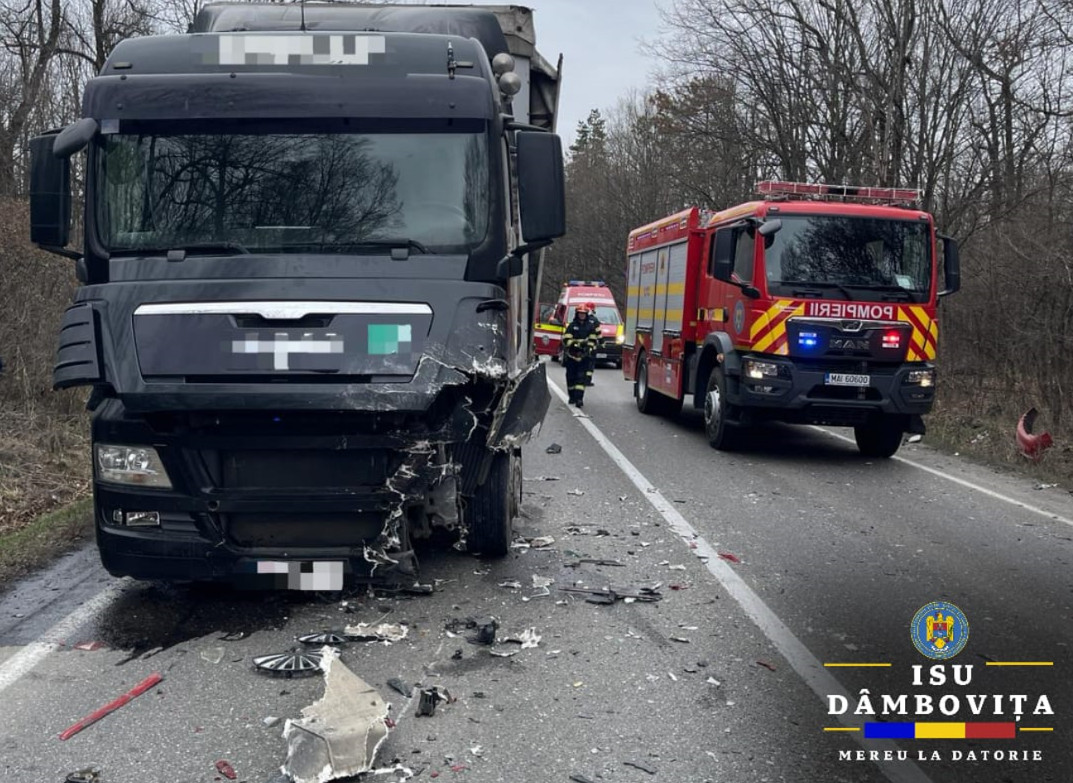 Ieri după-amiază, polițiștii din cadrul Poliției Orașului Găești au fost sesizați cu privire la producerea unui accident rutier în zona pădurii din Dragodana.