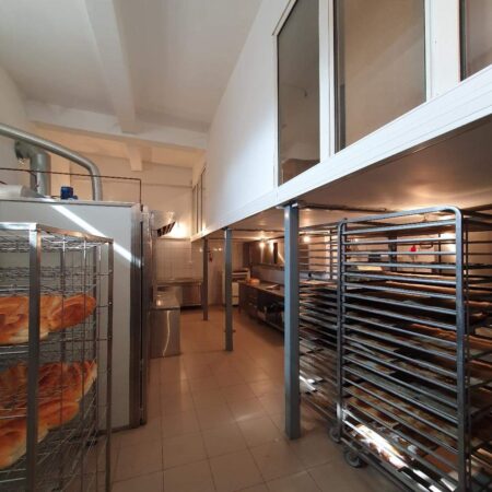 AJOFM Dâmbovița anunță persoanele aflate în căutarea unui loc de muncă, că astăzi sunt  disponibile 308 locuri de muncă, din care 279 sunt pentru persoanele calificate în diverse meserii.