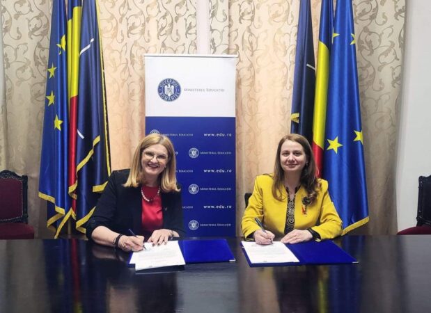 Președinta Agenției Naționale pentru Sport, Elisabeta Lipa, și ministrul Educației, Ligia Deca, au semnat  Protocolul de aprobare