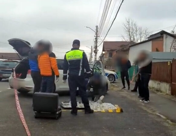 Joi,  14 martie 2024, polițiștii Serviciului Rutier din cadrul I.P.J. Dâmbovița și cei ai Serviciului de Combatere a Criminalității Organizate Dâmbovița