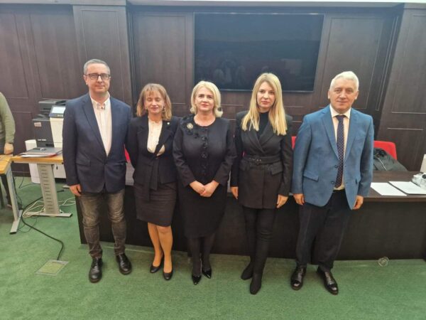 Conf. univ. dr. Claudia Gilia este noul președinte al Senatului Universității Valahia Târgoviște, au fost  aleși și patru vicepreședinți