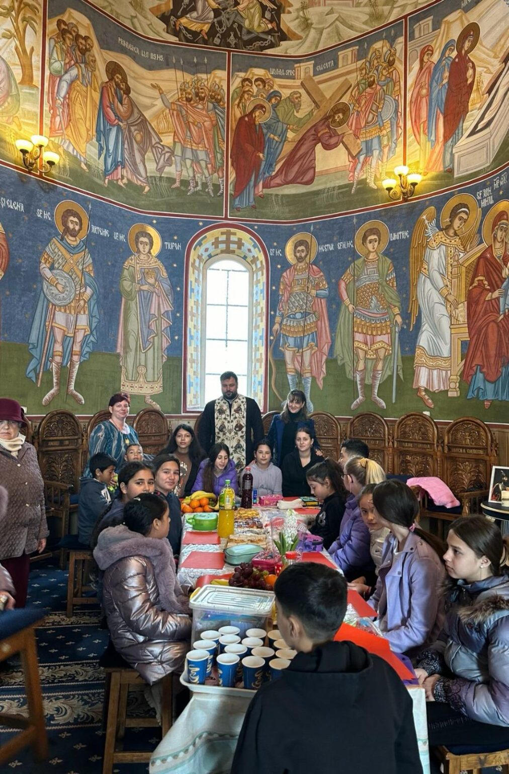 Cu binecuvântarea Înaltpreasfințitului Părinte Arhiepiscop și Mitropolit Nifon, în biserica Parohiei Racovița, la inițiativa