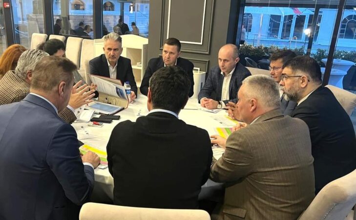 Președintele CJ Dâmbovița, Corneliu Ștefan a participat la o întâlnire de lucru pentru promovarea oportunităților de finanțare din cadrul