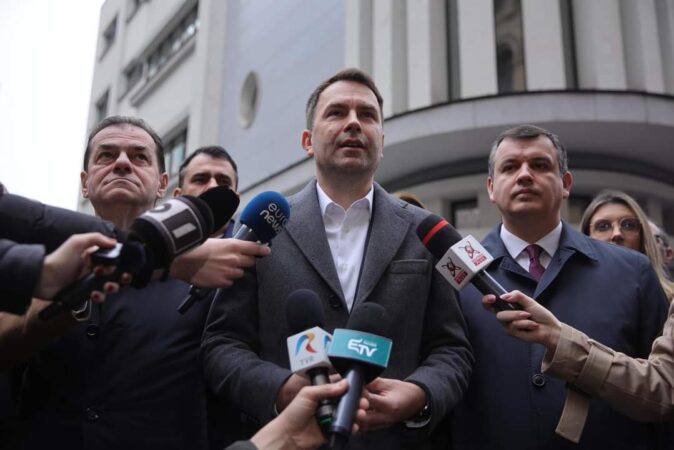 Alianța Dreapta Unită consideră abuzivă decizia de ieri a Biroului Electoral Central, spunând că este doar o încercare