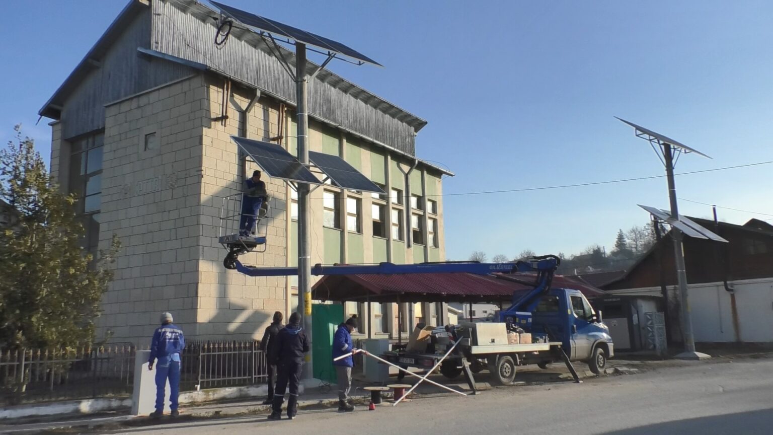 Se lucrează  intens la investiții importante pentru comuna Ocnița .Administrația locală condusă de primarul Eduard Barcău