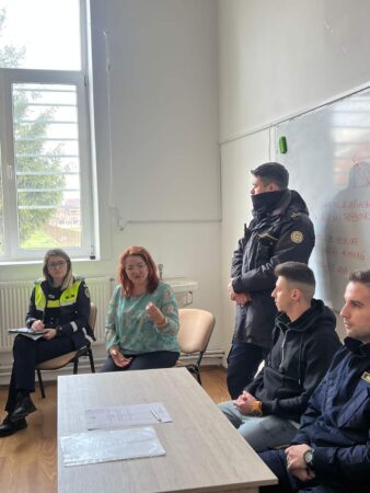 Prin proiectul local "Învață să fii liber!" instituțiile dâmbovițene partenere își propun să tragă un semnal de alarmă cu privire la riscurile asociate consumului de droguri. 