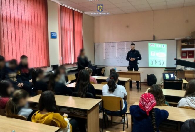 Polițiștii din cadrul Secției nr. 5 Poliție Rurală Voinești și cei de la Postul de Poliție Pucheni au organizat o activitate informativ-preventivă pentru elevii de la școala gimnazială din localitate.