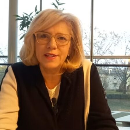 Eurodeputatul Corina Crețu a anunțat, pe Facebook, că a decis, „cu regret”, să demisioneze din Pro România, partidul condus de  Victor Ponta.
