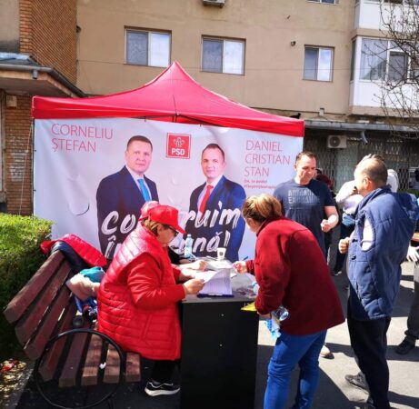 Campania de strângere a semnăturilor de susținere pentru candidații PSD continuă zi de zi, stradă cu stradă, în tot județul Dâmbovița.