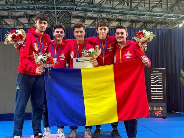 România este pentru a doua oară consecutiv campioana Europei în proba de sabie echipe masculin juniori la Campionatul European de Scrimă pentru cadeți și juniori. 