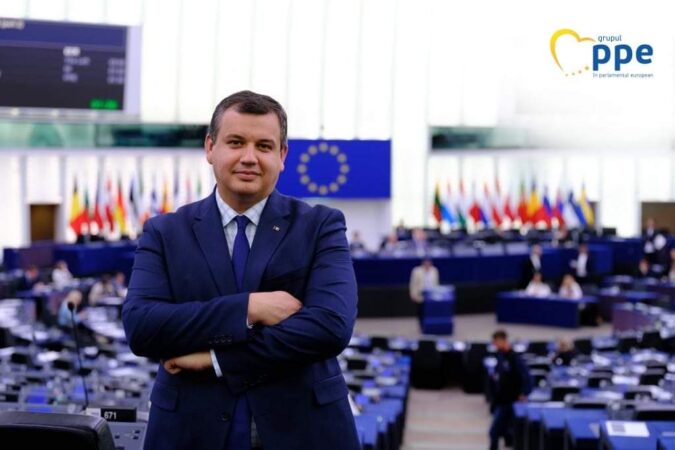 Rezoluția privind returnarea Tezaurului României sechestrat în Rusia,  a fost adoptată ieri   cu majoritate de voturi în plenul Legislativului de la Strasbourg.