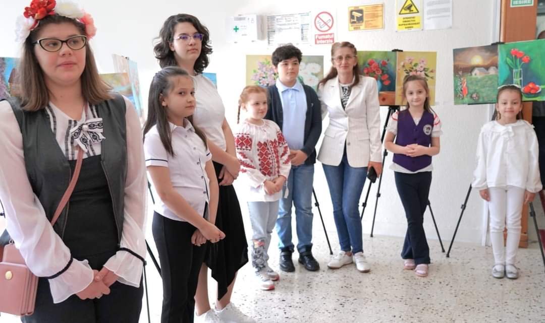 Prefectura Dâmbovița a avut marea bucurie să găzduiască picturilor tinerelor talente coordonate de doamna profesoară Gabriela Anăstăsoaei.