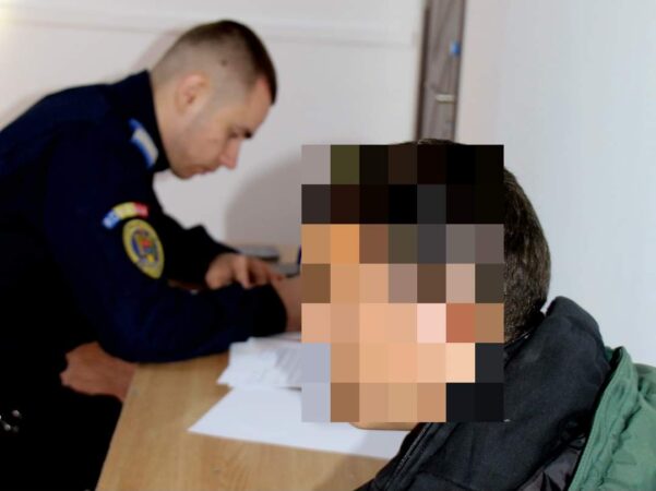 Jandarmii dâmbovițeni au găsit imediat un minor plecat voluntar de acasă Jandarmii dâmbovițeni au depistat pentru a doua oară, vineri, 12 aprilie, în imediata vecinătate a unei instituții de învățământ