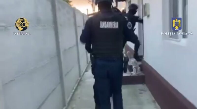 Polițiștii Brigăzii de Combatere a Criminalităţii Organizate Ploieşti – Serviciul de Combatere a Traficului de Persoane,  împreună cu  procurorii