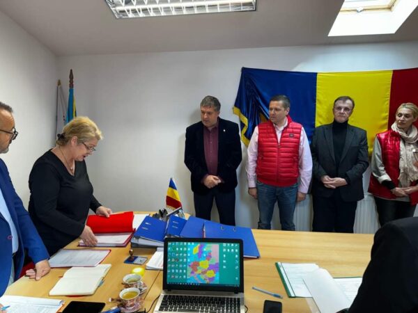 Candidații PSD Dâmbovița au început să-și depună candidaturile pentru alegerile locale, în weekend  echipa  PSD a făcut un tur de forță în toate localitățile dâmbovițene.