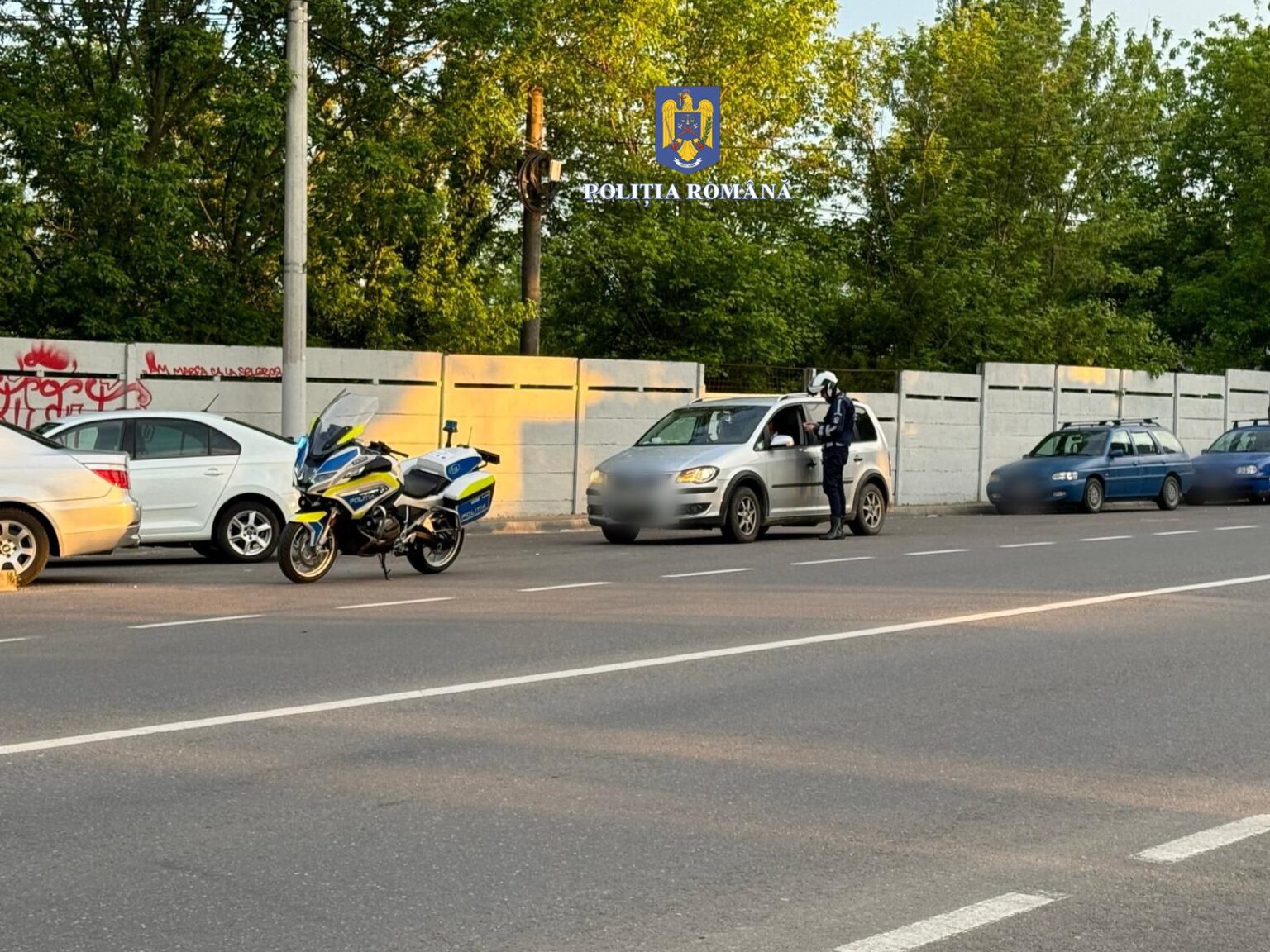 În cadrul acțiunii desfășurate  pentru creșterea gradului de siguranță pe drumurile publice, polițiștii au aplicat peste 500 de sancțiuni contravenționale.