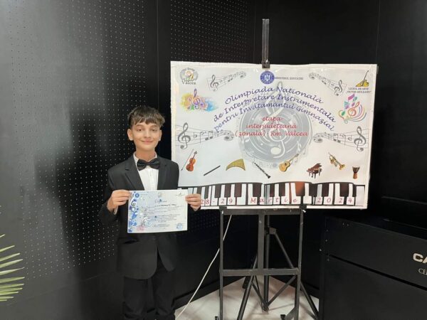 Olimpic prin vocație! Elev în clasa a VII-a, la Liceul de Arte "Bălașa Doamna " din Târgoviște, STERIE ALBERT-GEORGIAN, specializarea muzică, pian principal