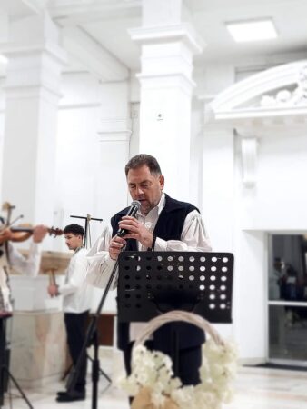 Spectacolul „Vinerea Floriilor”, un regal cultural Centrul Județean de Cultură Dâmbovița a organizat, la Muzeul de Istorie, spectacolul „Vinerea Floriilor”, ajuns la cea de-a VIII-a ediție.