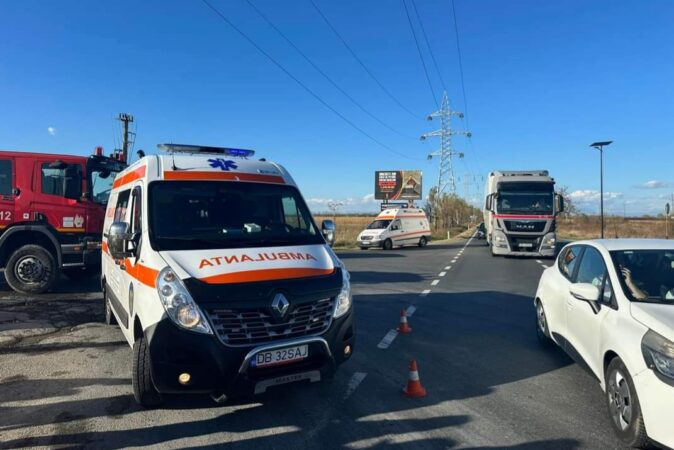 Polițiștii din cadrul Serviciului Rutier au fost sesizați cu privire la producerea unui accident rutier la intersecția DN 71 cu DJ 701, în afara localității Moara Nouă.
