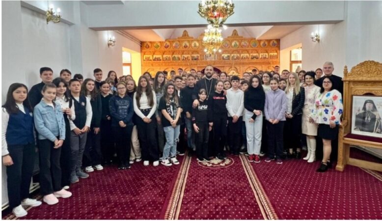 Cu binecuvântarea Înaltpreasfințitului Părinte Arhiepiscop și Mitropolit Nifon, 115 elevi de la unitățile școlare din județul Dâmbovița