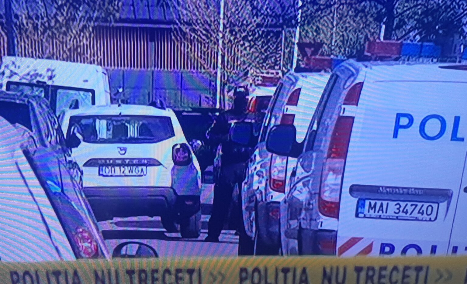 Ieri, anchetatorii au desfășurat primele percheziții în Capitală, la un posibil suspect în cazul femeii tranșate, al cărui cadavru a fost descoperit pe un câmp în vecinătatea A1, în  județul  Dâmbovița.