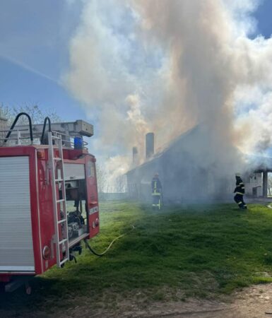 Casă cuprinsă de flăcări, în comuna Ciocănești Miercuri, în jurul orei 18:38, pompierii au fost solicitați să intervină în cazul unui incendiu produs la o casă în satul Urziceanca, comuna Ciocănești.