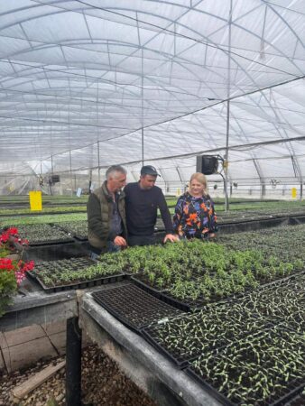 Recunoscuți pentru hărnicia lor, pentru dragostea pentru pământ și pentru credința profundă în Dumnezeu, locuitorii din Băleni sunt cei care ne oferă în fiecare zi legume proaspete, de calitate