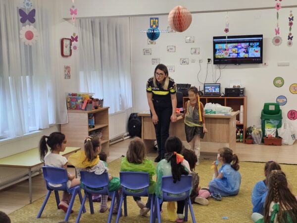 În perioada 11-17 aprilie a.c., polițiștii din cadrul Biroului Siguranță Școlară Dâmbovița au desfășurat 44 de activități informativ-preventive la 7 unități de învățământ din localitățile Târgoviște, Voinești și Moreni.