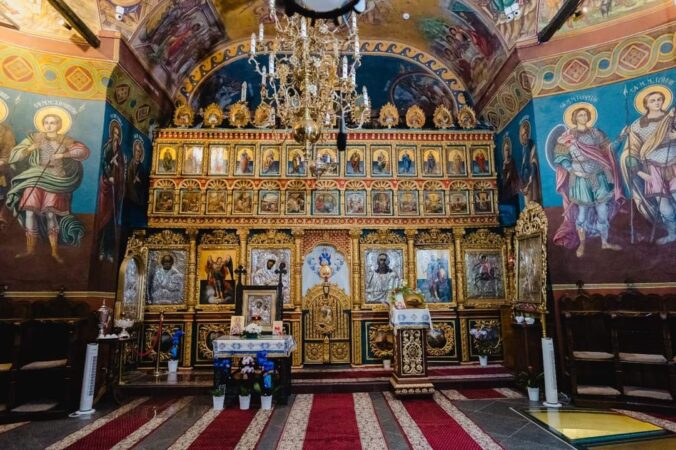 În aceste zile, credincioșii rememorează pas cu pas calea urmată de Iisus Hristos pentru mântuirea omului și învingerea morții