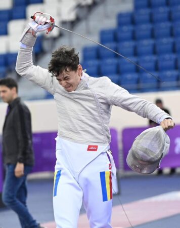 Sabrerul român Vlad Covaliu (18 ani) a cucerit medalia de aur la juniori în cadrul Campionatului Mondial de la Riad