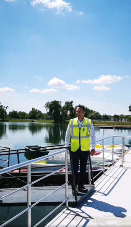 Toți  dâmbovițenii  se pot bucura de o plimbare în noul Parc de lânga Complexul Turistic de Natație,  unde se fac