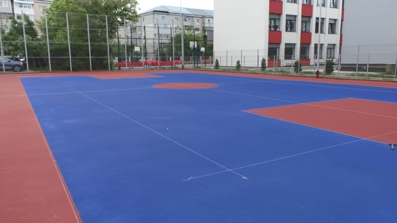  Noua bază sportivă din cartierul Matei Basarab (microraion 3), din incinta Clubului Sportiv Școlar Târgoviște, aproape de finalizare.