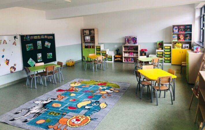 Înscrierile la creșă și grădiniță au început de ieri,  27 mai, conform ordinului de ministru 4.018/2024. Părinții pot depune o cerere cu 3 opțiuni în perioada 27 mai - 14 iunie.