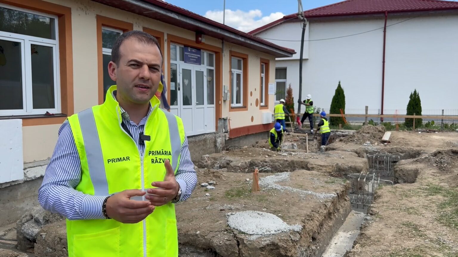 Se lucrează la extinderea Grădiniței Valea Voievozilor, administrația locală de la Răzvad a demarat proiectul "Extindere cu o sală de clasă a grădiniței din satul Valea Voievozilor". 