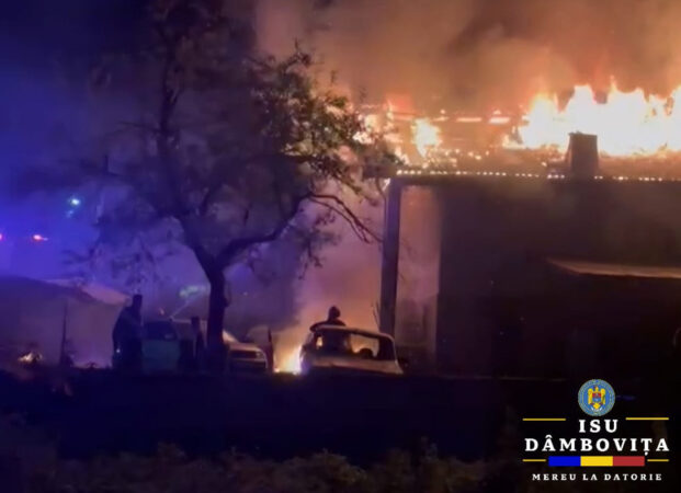 Incendiu în comuna Moroeni, satul Glod, seara trecută, pompierii dâmbovițeni au fost solicitați să intervină în cazul unui incendiu în comuna Moroeni, satul Glod.