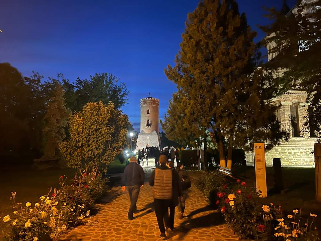 Noaptea Muzeelor a fost o reușită și în județul Dâmbovița, 8000 de vizitatori au trecut pragul muzeelor dâmbovițene pe 18 mai 2024, în intervalul orar 18:00-24:00.