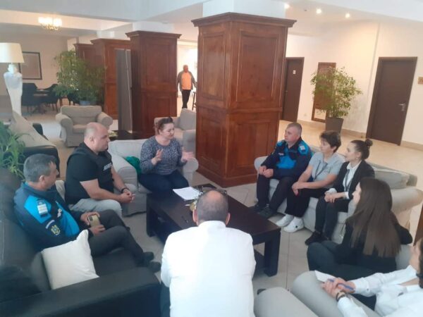 Jandarmeria Dâmbovița și Centrului Antidrog Dâmbovița au desfășurat acțiuni preventive în zona montană Bucegi Acțiune comună a Centrului de Prevenire, Evaluare și Consiliere Antidrog Dâmbovița și Inspectoratului Județean