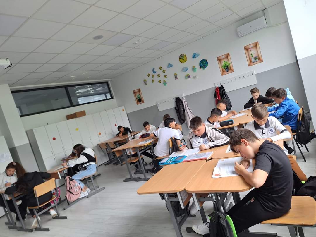 Ministerul Educației a introdus o nouă bursă pentru elevi, având ca scop motivarea celor cu rezultate medii să progreseze