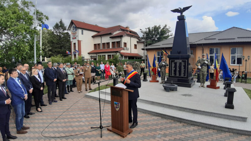 Comunitatea  din Niculești a trăit  ieri momente pline de emoție, a avut loc   inaugurarea noului Monument dedicat eroilor din Primul și Al Doilea Război Mondial.