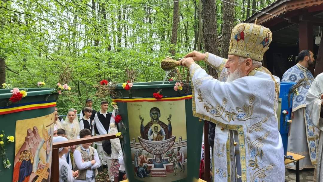 Izvorul Tămăduirii, mare sărbătoare importantă în calendarul creștin ortodox și se celebrează în fiecare an în prima zi de vineri după Paște.