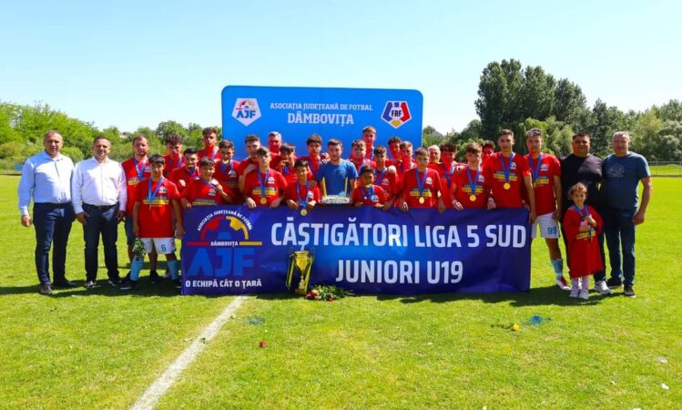 Premierea celor buni Juniori U19 din Liga 5, Seria Sud A fost mare sărbătoare la Crețu, comuna Ciocănești premierea celor buni Juniori U19 din Liga 5, Seria Sud! Copiii