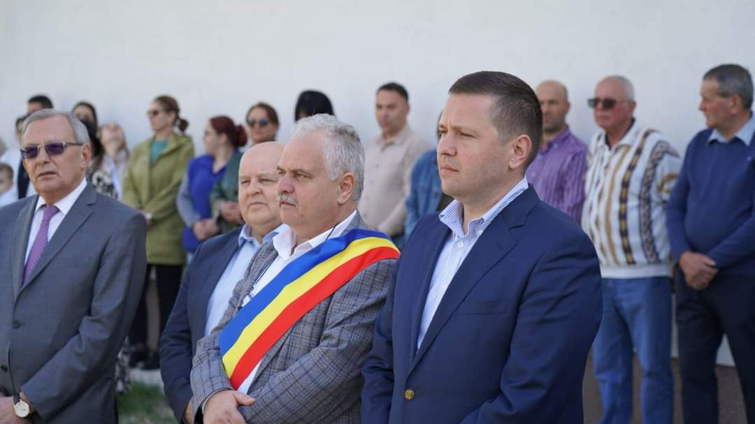 Administrația locală de la Mănești, condusă de primarul Constantin Alexandru, marchează un alt moment semnificativ în dezvoltarea