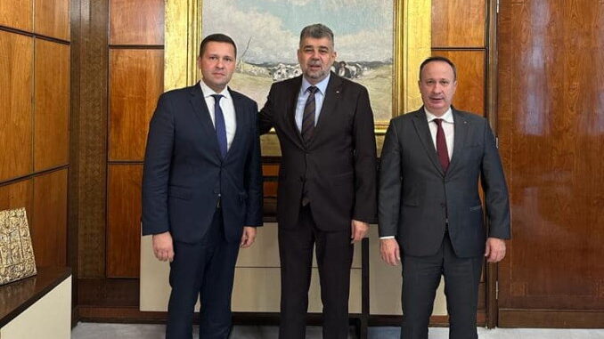 Premierul României, Marcel Ciolacu, și mai mulți miniștri vin astăzi în județul Dâmbovița, vizita începe pe șantierul ce vizează modernizarea