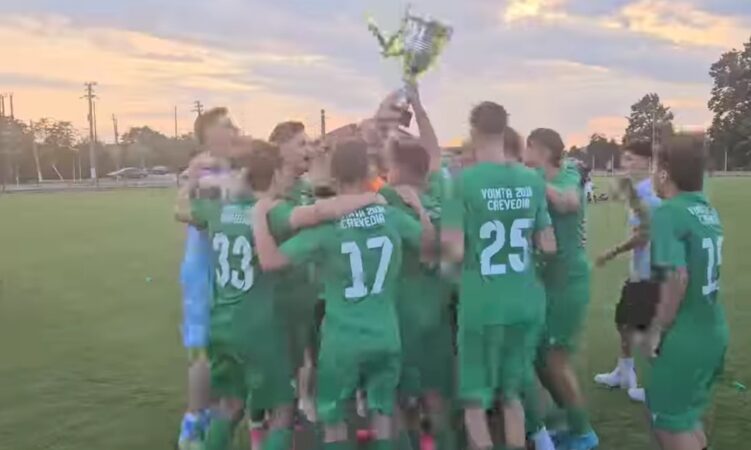 ACS Burduca a câștigat Cupa AJF Dâmbovița ACS Burduca sărbătorește din nou, cucerind al doilea trofeu din acest sezon. Cupa AJF Dâmbovița a ajuns la Crevedia.