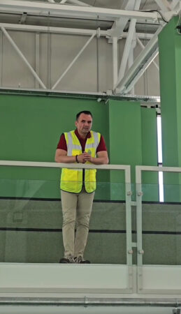 Primarul municipiului Târgovişte, Daniel Cristian Stan anunță că lucrările la sala  de sport modernă din campusul Universității ”Valahia”,  se apropie de finalizare. 