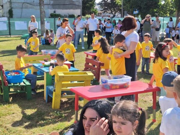 „Orașul meu” în cadrul proiectului național ,,Play fest impulse” La Grădinița cu Program Prelungit Nr. 13 din Târgoviște a avut loc festivitatea cu tema ,,Orașul meu" în cadrul proiectului național ,,Play fest impulse".