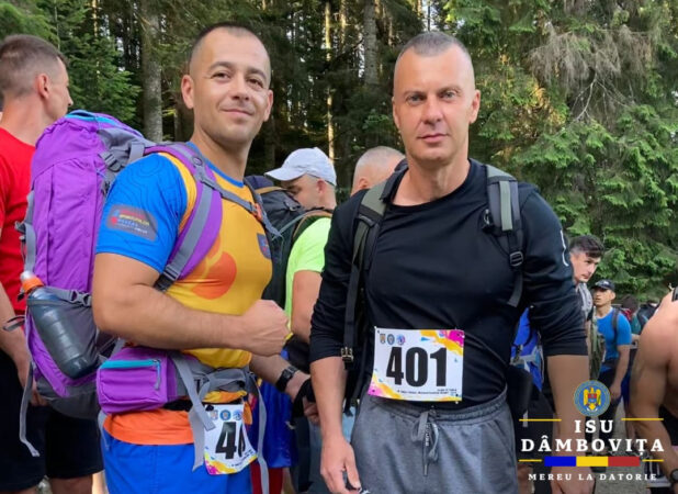 Pompierii dâmbovițeni au participat la concursul „Scări pe Toaca” Doi pompierii din cadrul Detașamentului Titu, plt. adj. Plop Daniel și plt. adj. Plopeanu Ionel, au participat la concursul "Scări pe Toaca" organizată în județul Neamț.