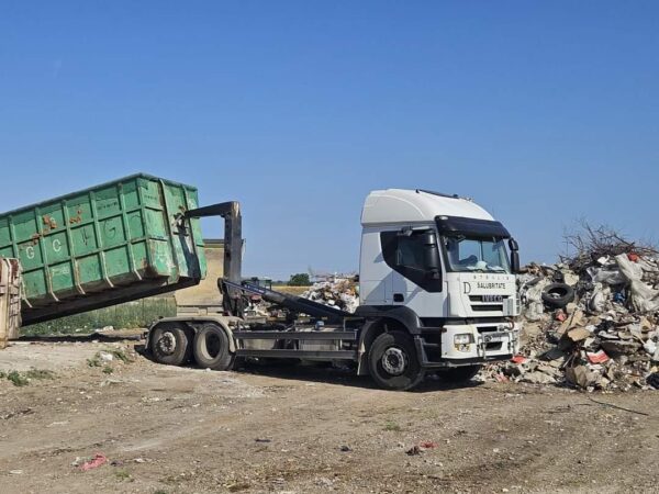 Administrația locală de la Răcari, face pași importanți în gestionarea deșeurilor vegetale și din demolări Orașul Răcari face pași importanți în gestionarea deșeurilor vegetale și din demolări, prin implementarea unui traseu