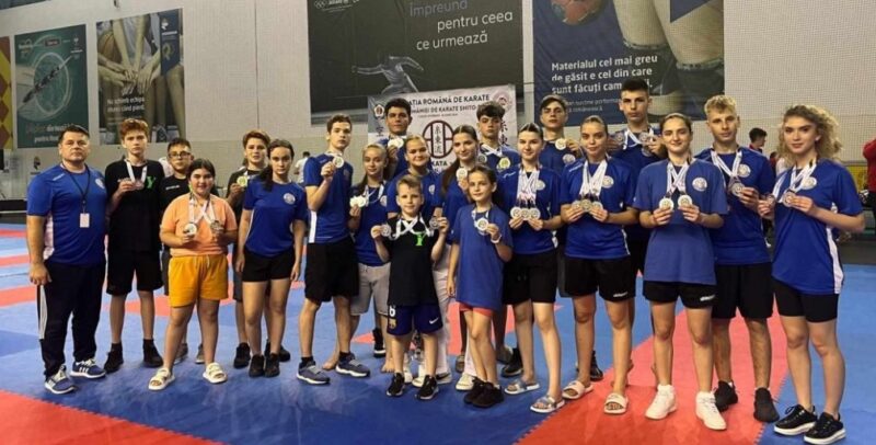 Sportivii de la CS Târgoviște au obținut rezultate foarte bune la Cupa României de Karate Shito Ryu La Sala Sporturilor din cadrul Complexului Olimpic de la Izvorani, a avut loc Cupa României la Karate Shito Ryu pentru copii, cadeți, juniori