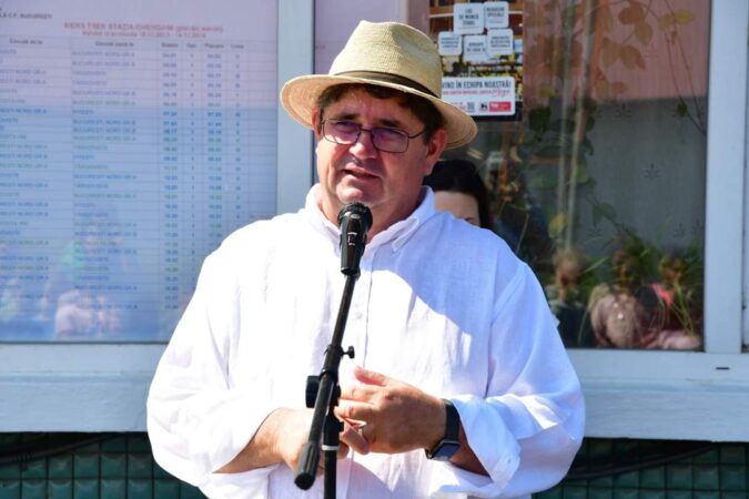 Dezvoltarea infrastructurii educaționale continuă în ritm susținut la Răcari Primarul Marius Caravețeanu a anunțat un proiect amplu de reabilitare, modernizare, extindere și echipare a Școlii Gimnaziale Răcari